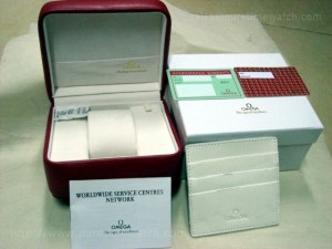 Omega Box and Papers Large